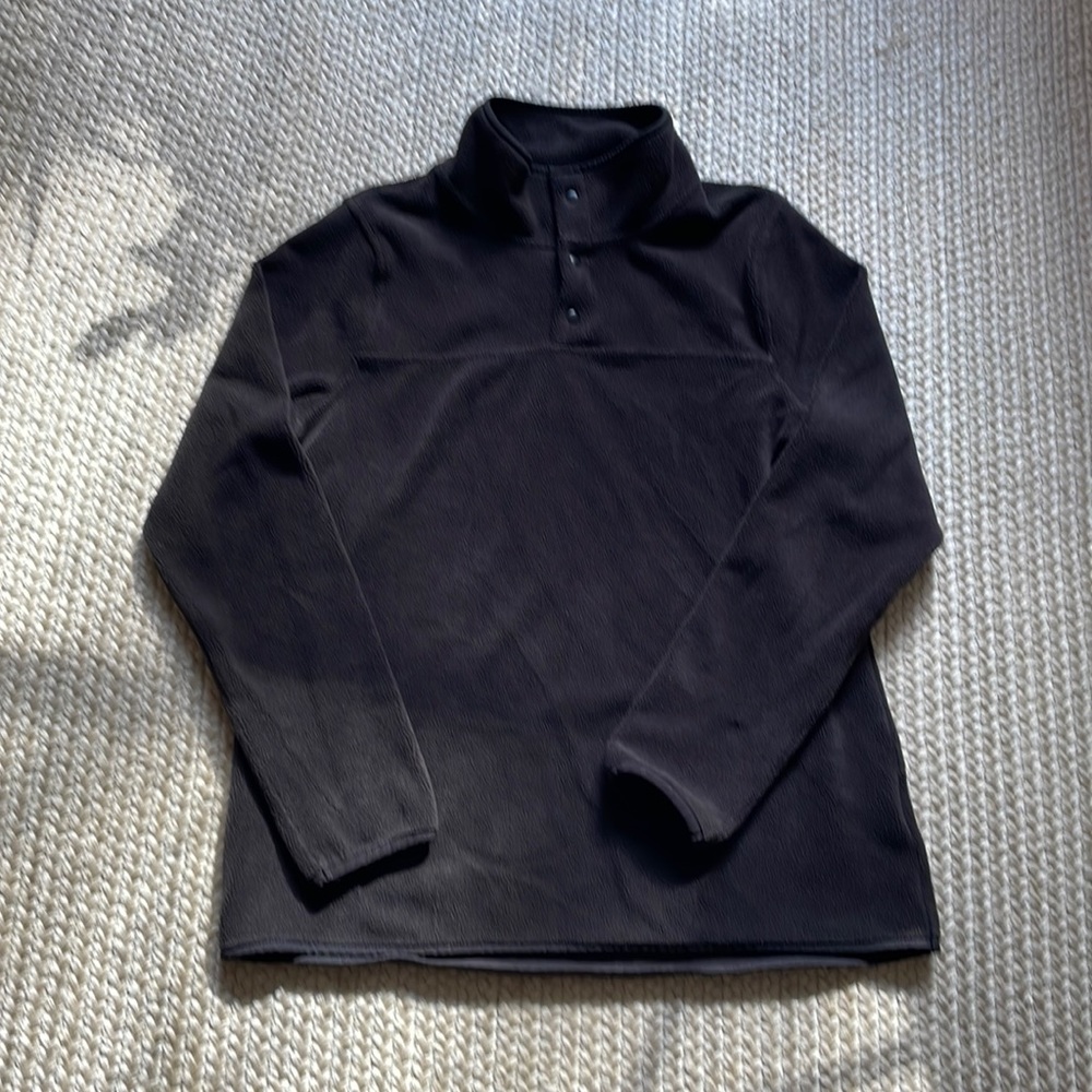 Women’s Black Fleece Quarter Button Up 32• Heat- Small